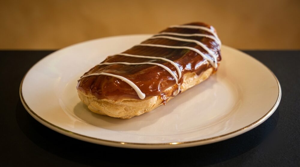 Caramel éclair